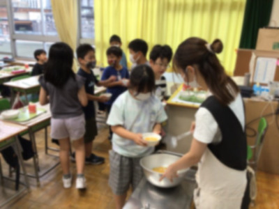 serving_dessert